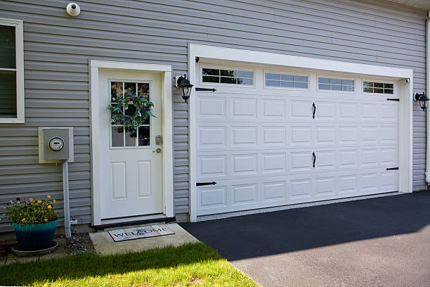 24/7 Emergency Garage Door Panel Replacement experts in Galena, IL